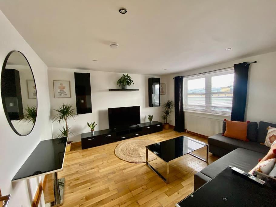 City Centre Apartment Next To Bus And Train Station Inverness Exterior foto